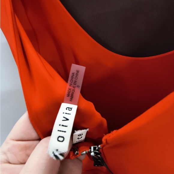 Alice + Olivia
Chara Long
Sleeve Minidress , Red size 0, Sample, New with tag. - Picture 11 of 11